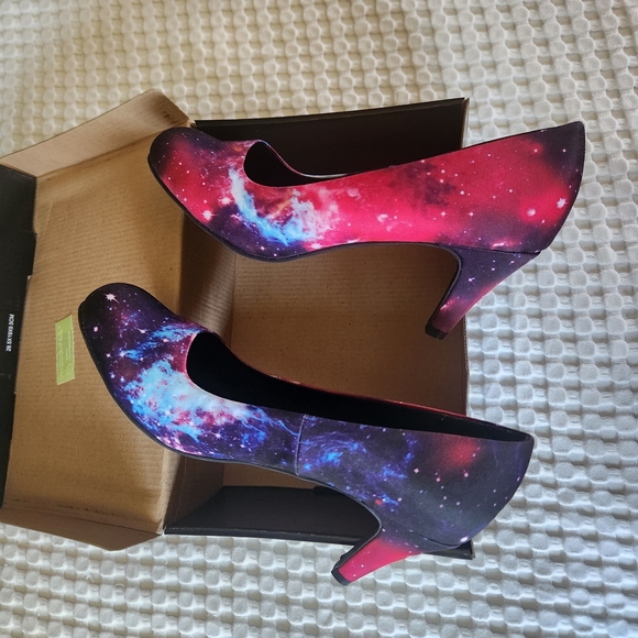 Galaxy Print Women's Heels - Picture 9 of 10